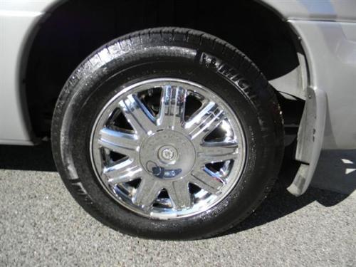 Chrysler Town and Country 2005 photo 3