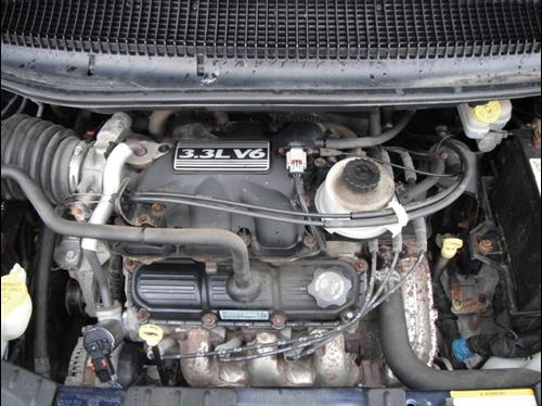 Chrysler Town and Country 2005 photo 2