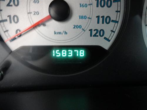 Chrysler Town and Country 2005 photo 2