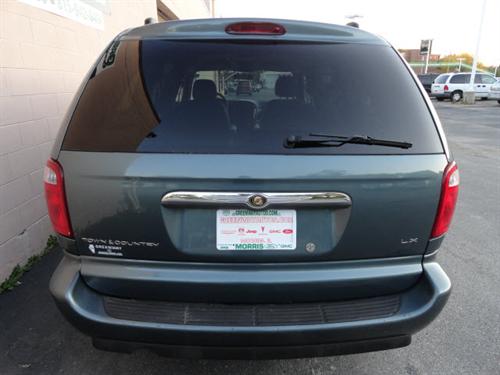 Chrysler Town and Country 2005 photo 4