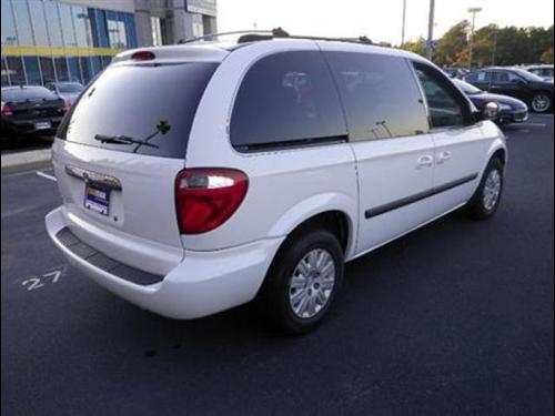 Chrysler Town and Country 2005 photo 4