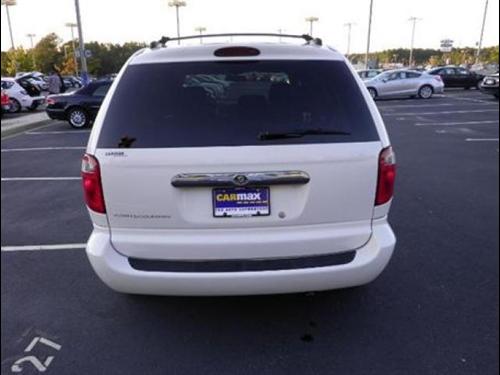 Chrysler Town and Country 2005 photo 5