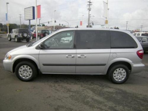 Chrysler Town and Country 2005 photo 5