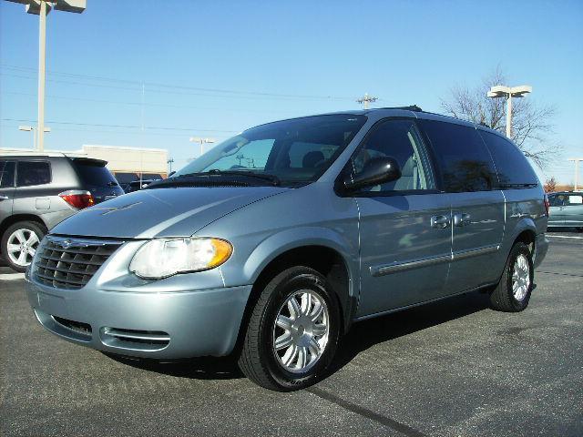 Chrysler Town and Country 3.5 MiniVan