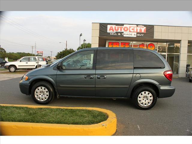 Chrysler Town and Country 2005 photo 4