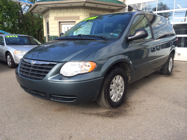 Chrysler Town & Country 2005 photo 1