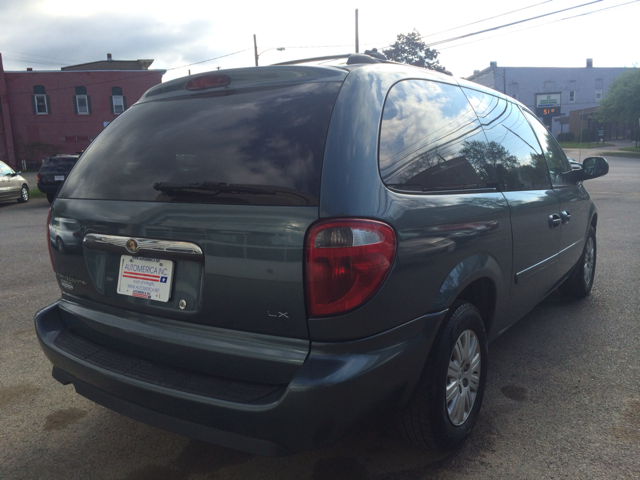 Chrysler Town & Country 2005 photo 4