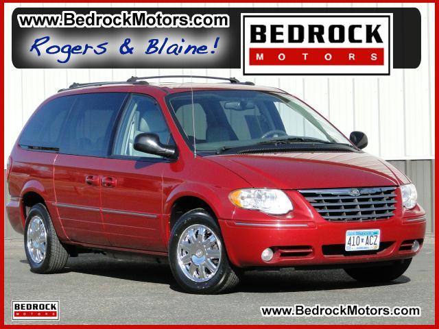 Chrysler Town and Country SLT 25 MiniVan