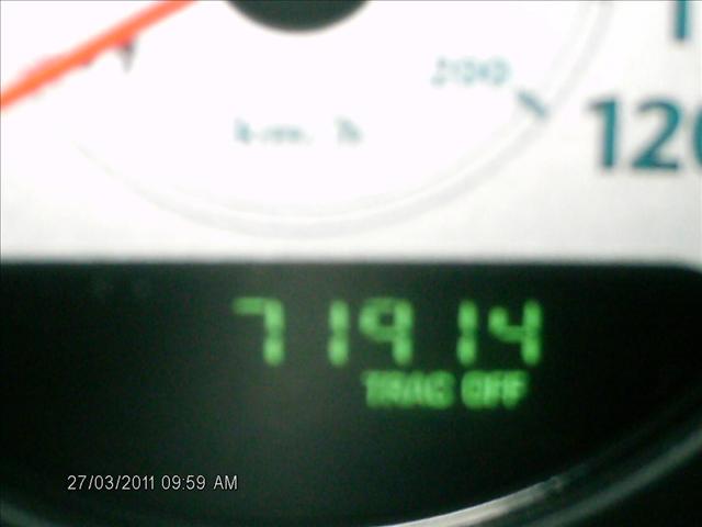 Chrysler Town and Country 2005 photo 3