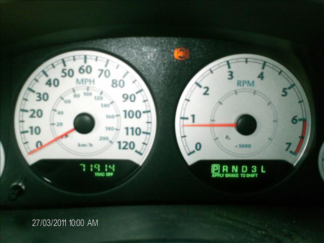 Chrysler Town and Country 2005 photo 4