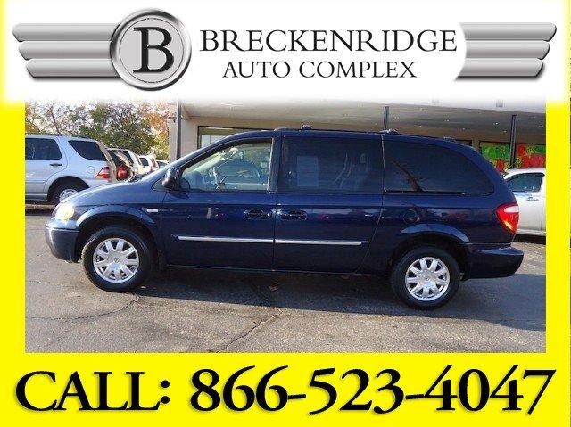 Chrysler Town and Country 3.5 MiniVan