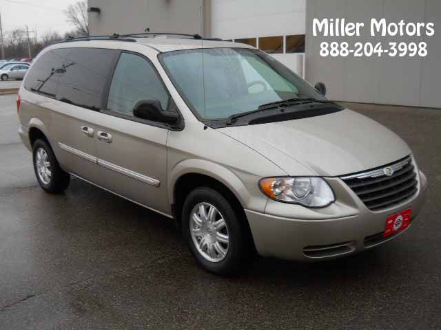 Chrysler Town and Country 3.5 MiniVan