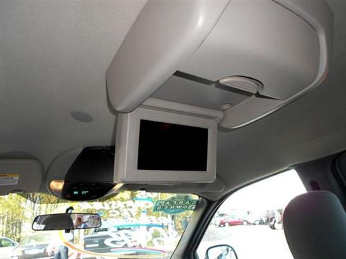 Chrysler Town and Country 2005 photo 4