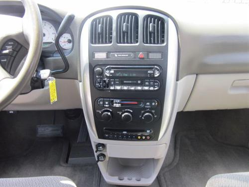 Chrysler Town and Country 2005 photo 1