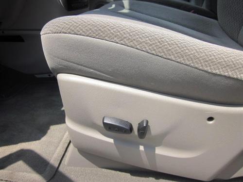 Chrysler Town and Country 2005 photo 5