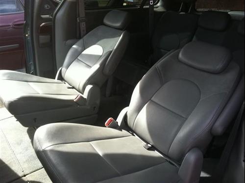 Chrysler Town and Country 2005 photo 4
