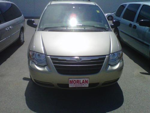Chrysler Town and Country 2005 photo 4