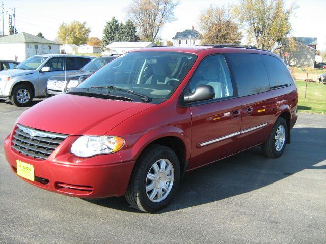 Chrysler Town and Country 3.5 MiniVan