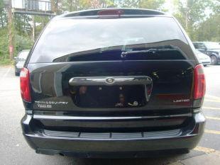 Chrysler Town and Country 2005 photo 5