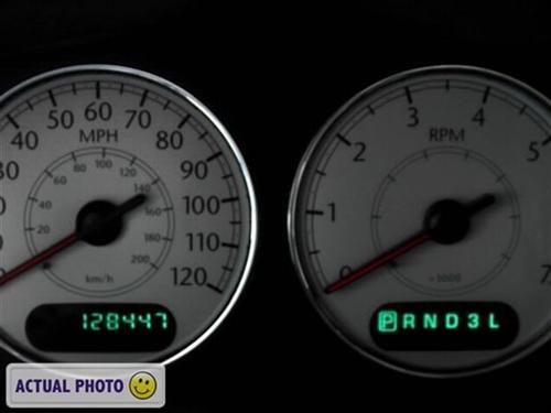 Chrysler Town and Country 2005 photo 3