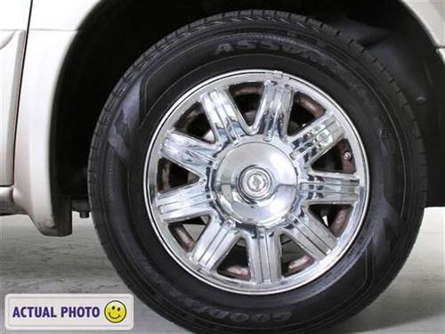 Chrysler Town and Country 2005 photo 4