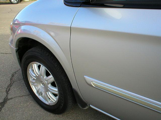 Chrysler Town and Country 3.5 MiniVan