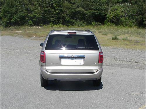 Chrysler Town and Country 2005 photo 5