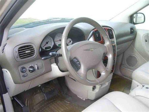 Chrysler Town and Country 2005 photo 4