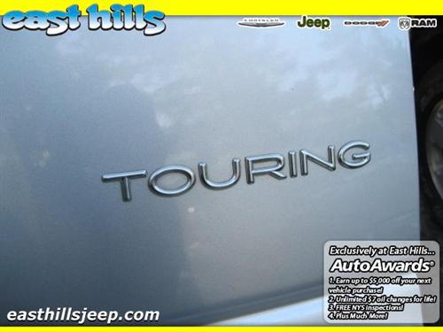 Chrysler Town and Country 2005 photo 3