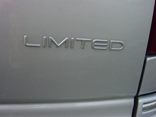 Chrysler Town and Country 2005 photo 1