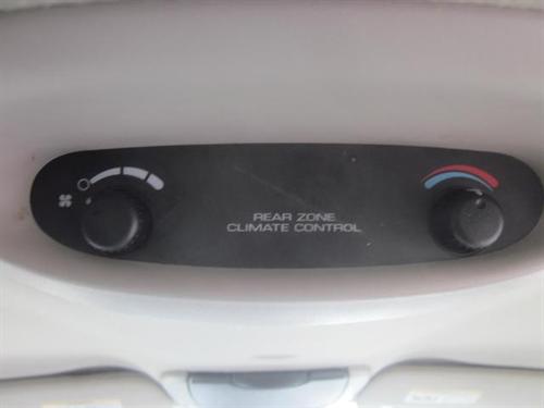 Chrysler Town and Country 2005 photo 1