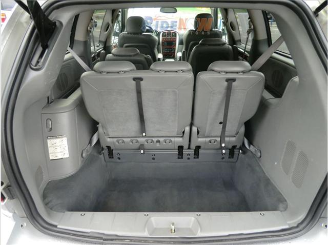Chrysler Town and Country 2005 photo 4