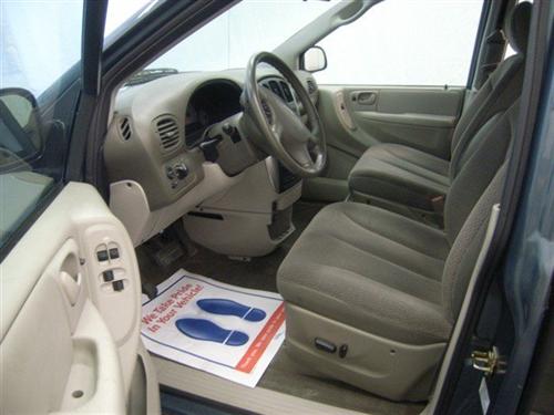Chrysler Town and Country 2005 photo 1