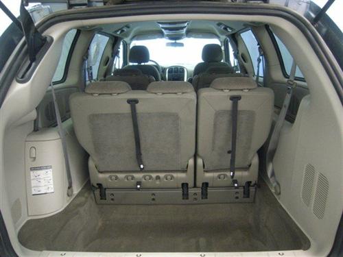 Chrysler Town and Country 2005 photo 3