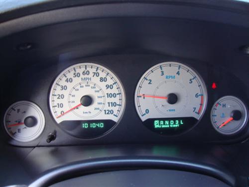 Chrysler Town and Country 2005 photo 1