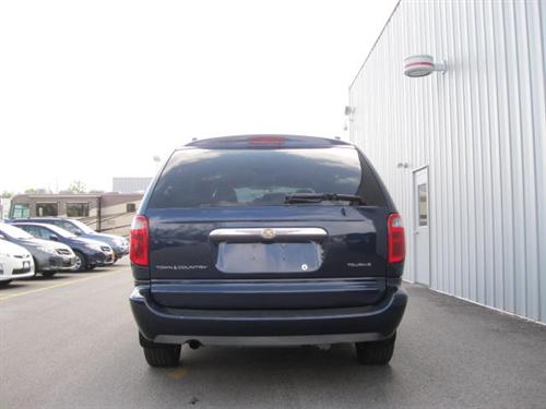 Chrysler Town and Country 2005 photo 4