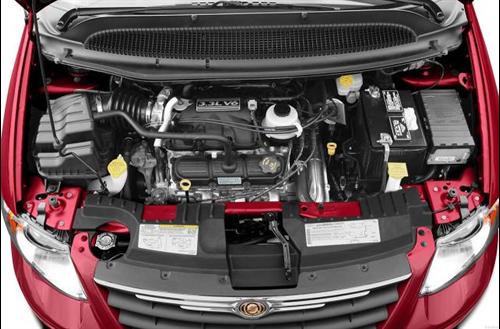 Chrysler Town and Country 2005 photo 2