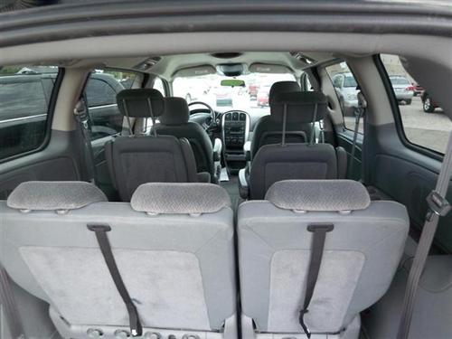 Chrysler Town and Country 2005 photo 4