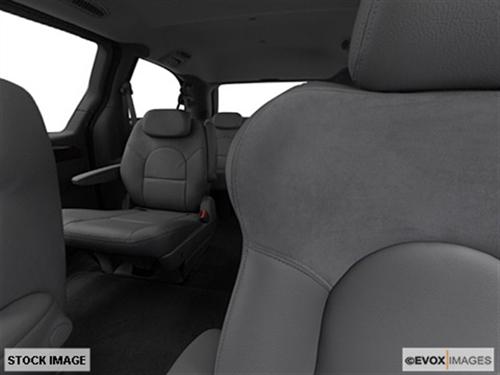 Chrysler Town and Country 2005 photo 4