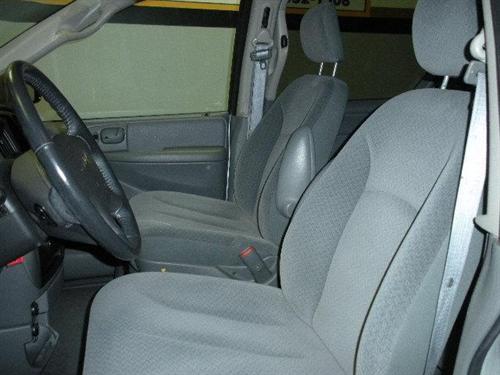 Chrysler Town and Country 2005 photo 4