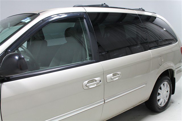 Chrysler Town and Country 2006 photo 1