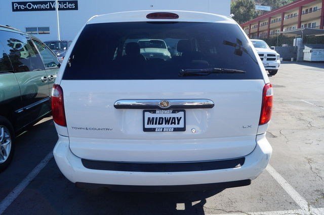 Chrysler Town and Country 2006 photo 4