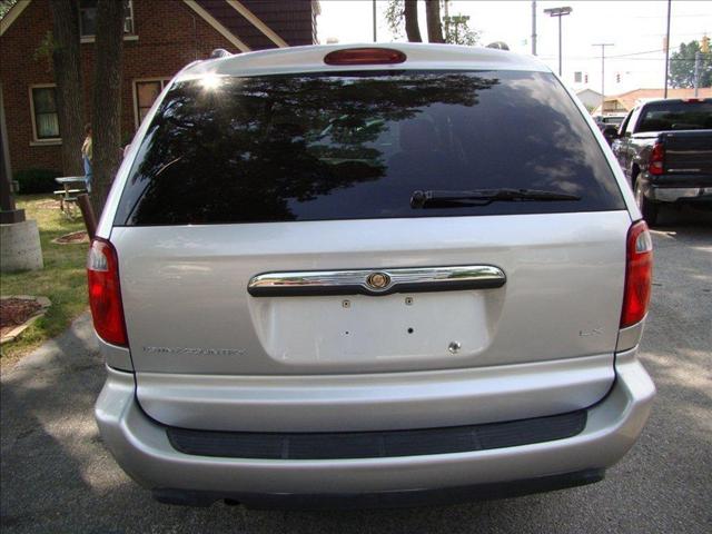 Chrysler Town and Country 2006 photo 4
