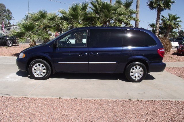 Chrysler Town and Country 2006 photo 5