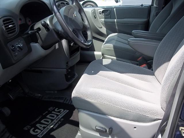 Chrysler Town and Country 2006 photo 5