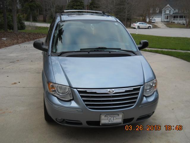 Chrysler Town and Country 2006 photo 4