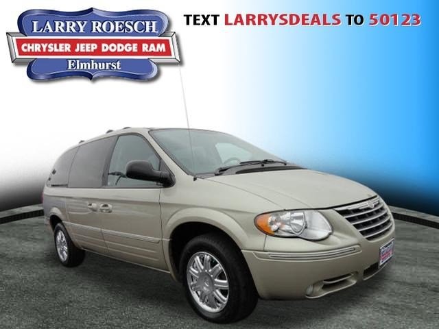 Chrysler Town and Country 2006 photo 3