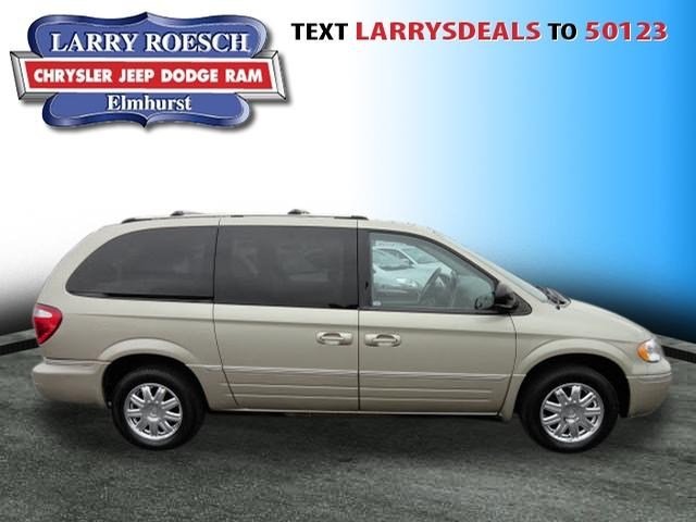 Chrysler Town and Country 2006 photo 4