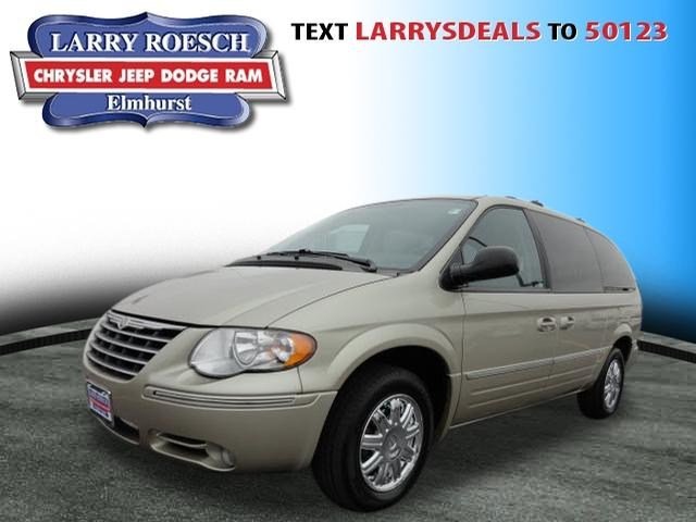 Chrysler Town and Country 2006 photo 5