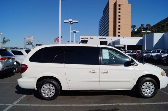 Chrysler Town and Country 2006 photo 5